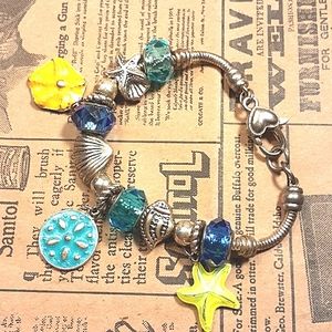 🐚⭐️3 for $25- Ocean Bracelet with Starfish & Shells⭐️🐚